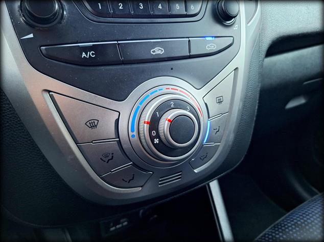 Hyundai IX20 ix20 1.4 Classic + 2012